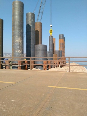 Macchina per fondazioni su pali di controllo PLC max. Profondità di perforazione 30 m max. Diametro di perforazione 1,5 m