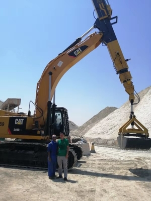 APIE KM220 Escavatore efficiente e versatile con braccio telescopico a 22 metri di profondità