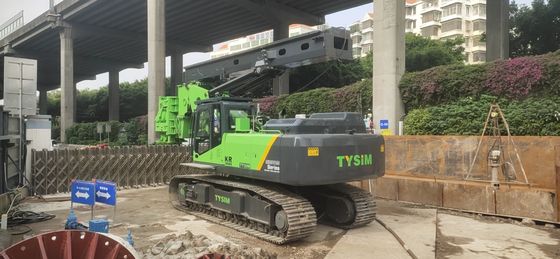 Pozzo trivellato profondo del fondamento che accatasta il motore di alto potere della macchina che perfora idraulico rotatorio