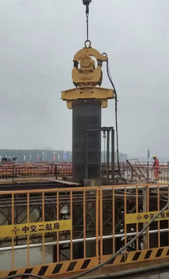 Ingrosso Tintazione idraulica 13 tonnellate 45KW Escavatore presa laterale di foglio di pila guida Vibro Martello prezzo