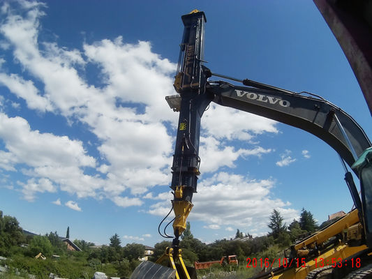 Braccio telescopico a conchiglia personalizzabile con raggio operativo minimo di 5460 mm per varie esigenze industriali