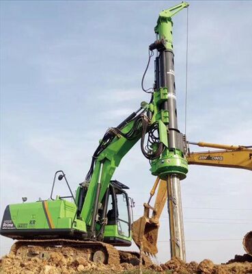 Macchina per pile rotative con forza di sollevamento di 50kN, coppia di uscita della testa rotativa di 35kNm e inclinazione in avanti di 10° per una costruzione efficiente delle fondamenta delle pile