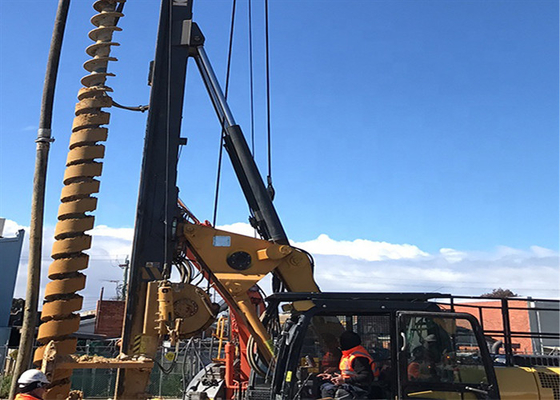 17m KR150M Multifunctional Drilling Rig Hydraulic Rotary 400KN ha alesato la piattaforma di produzione del mucchio